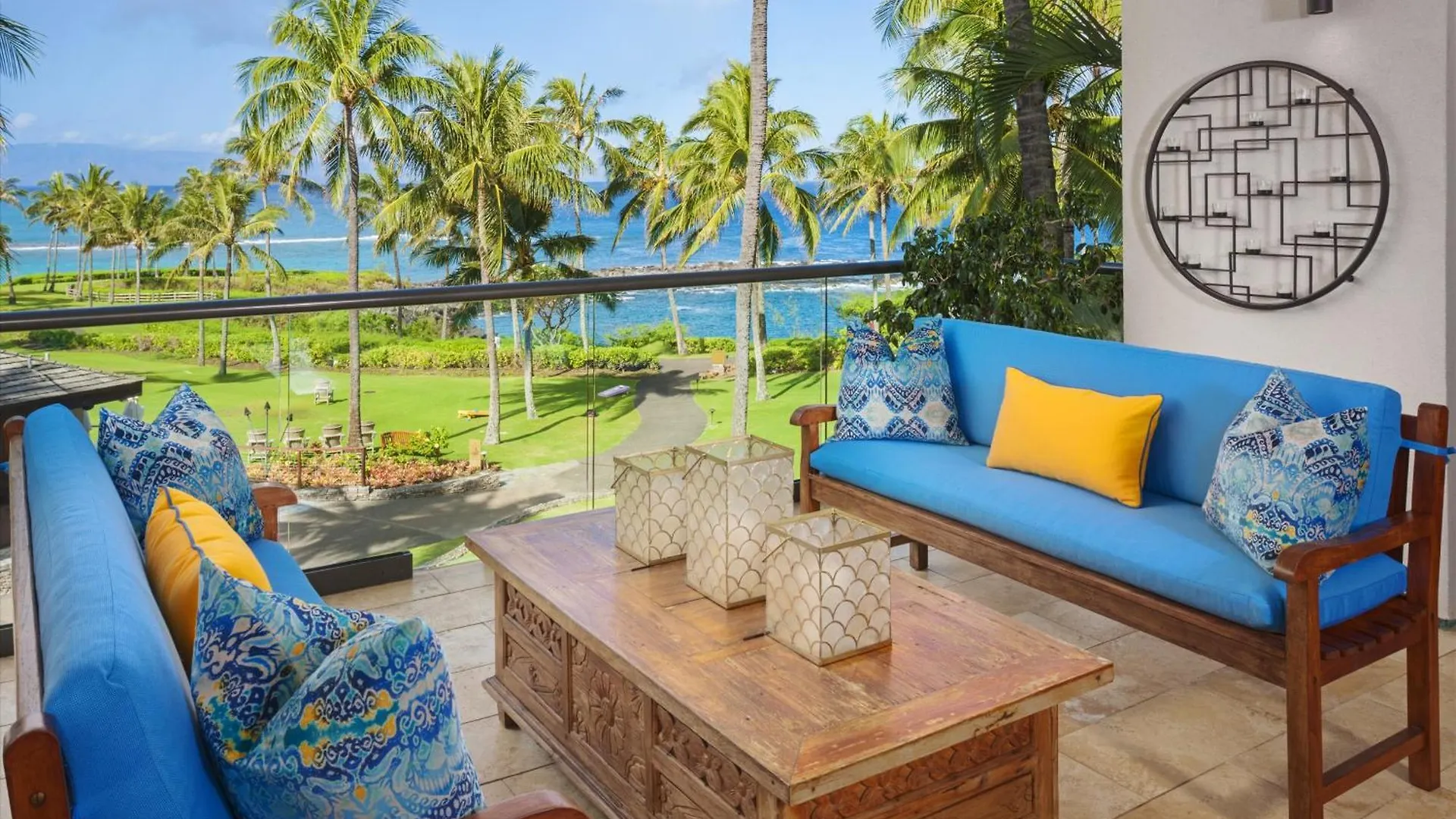 Villa Beautifully Decorated Ocean Front 3 Bedroom Den, 3,5 Bath Montage Kapalua Grand Residence Sleeps 8