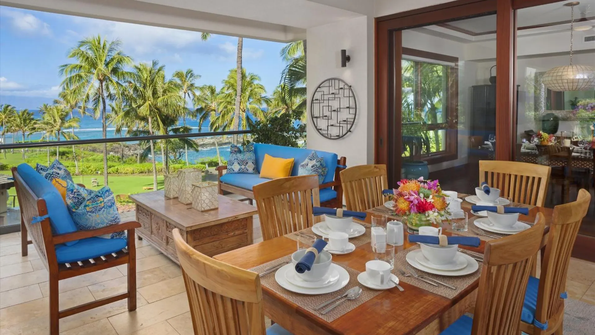 Villa Beautifully Decorated Ocean Front 3 Bedroom Den, 3,5 Bath Montage Kapalua Grand Residence Sleeps 8